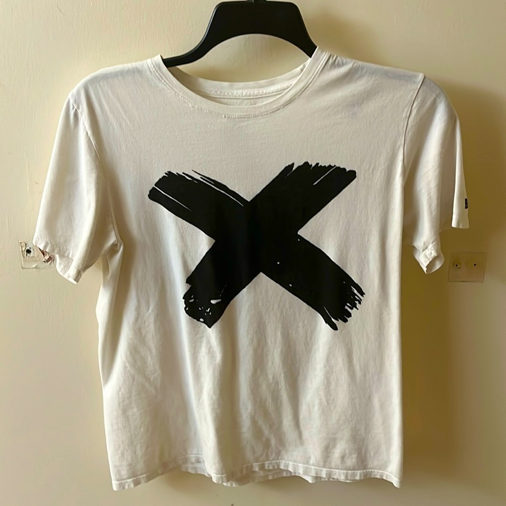 Jordan Banned shirt.